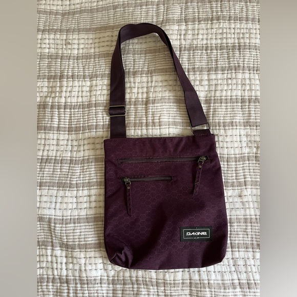 Dakine Dark Purple Messenger Bag - Picture 1 of 5